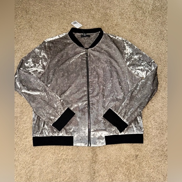 Crush Velvet Jacket - Picture 2 of 4